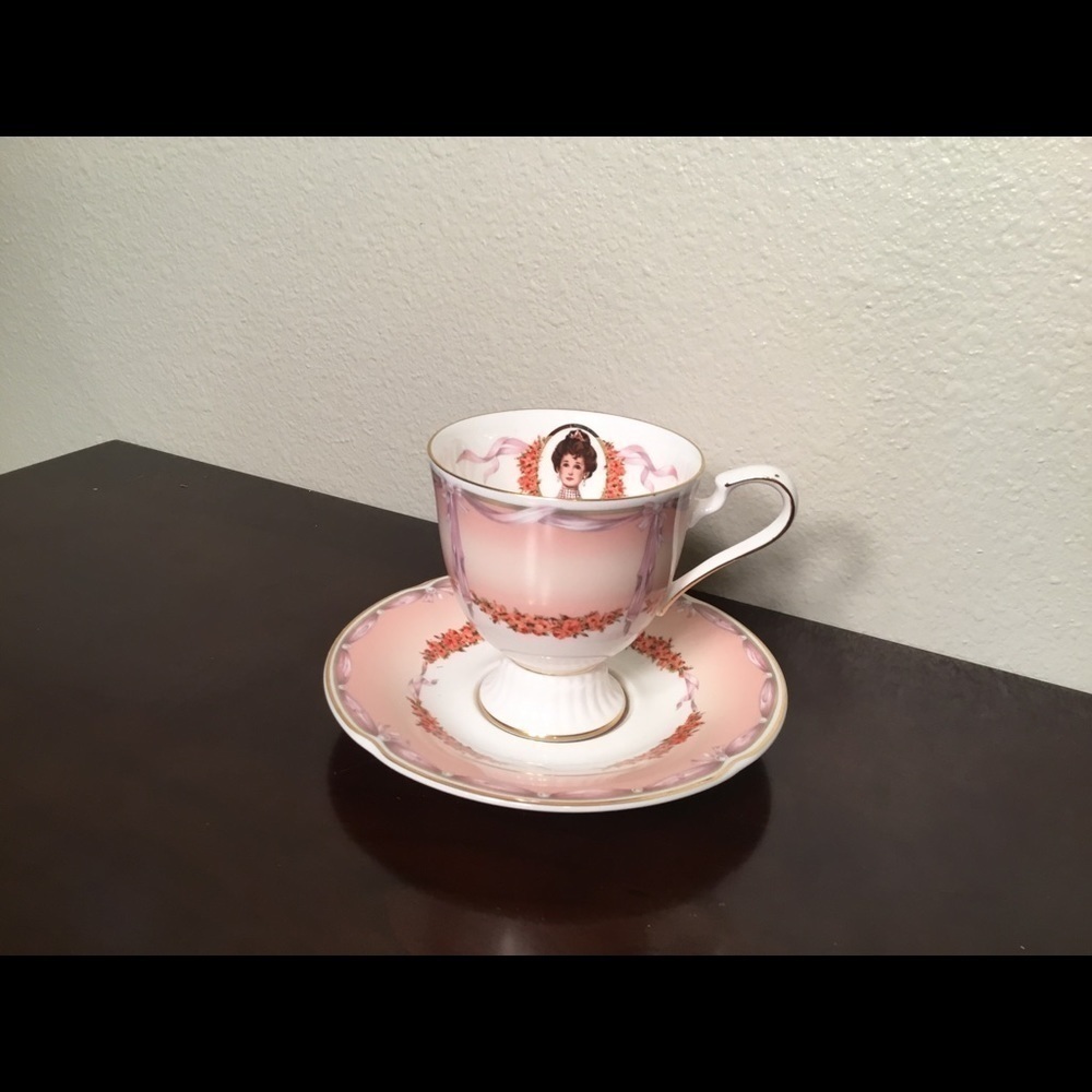 Rare‎ AVON VINTAGE TEA CUP AND SAUCER